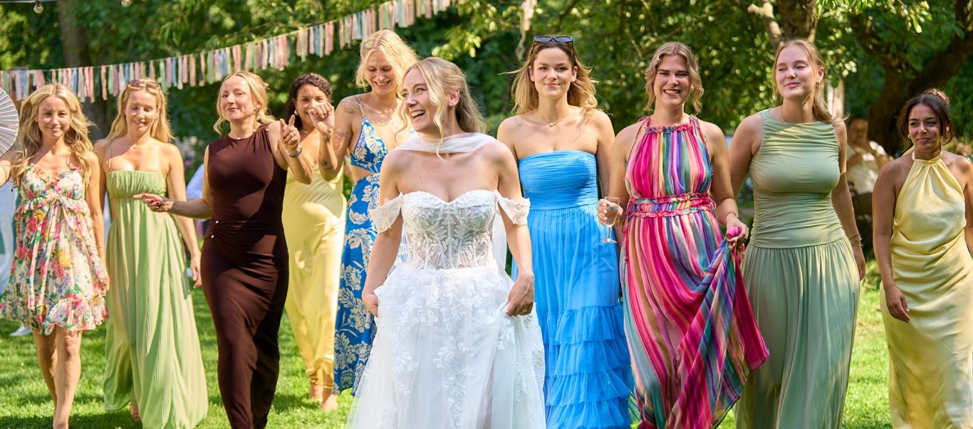 Gruppenfoto-Hochzeit-emotional