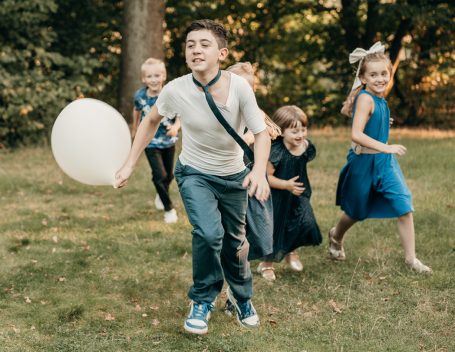 Kinder-Spielen-Hochzeit