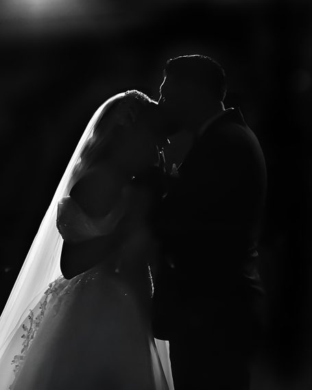 Brautpaar-Hochzeit-Tanz